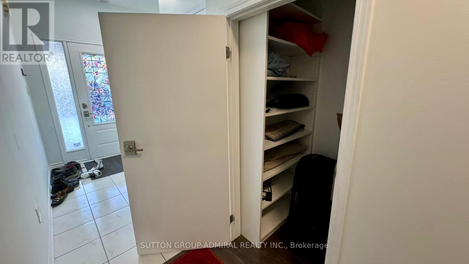 54 Heron Park Pl, Toronto, Ontario  M1E 0B8 - Photo 5 - E12878996