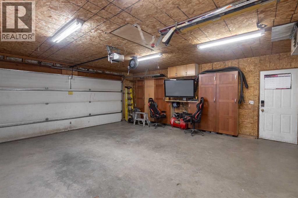 108 West Terrace Bay, Cochrane, Alberta  T4C 1R7 - Photo 36 - A2284491