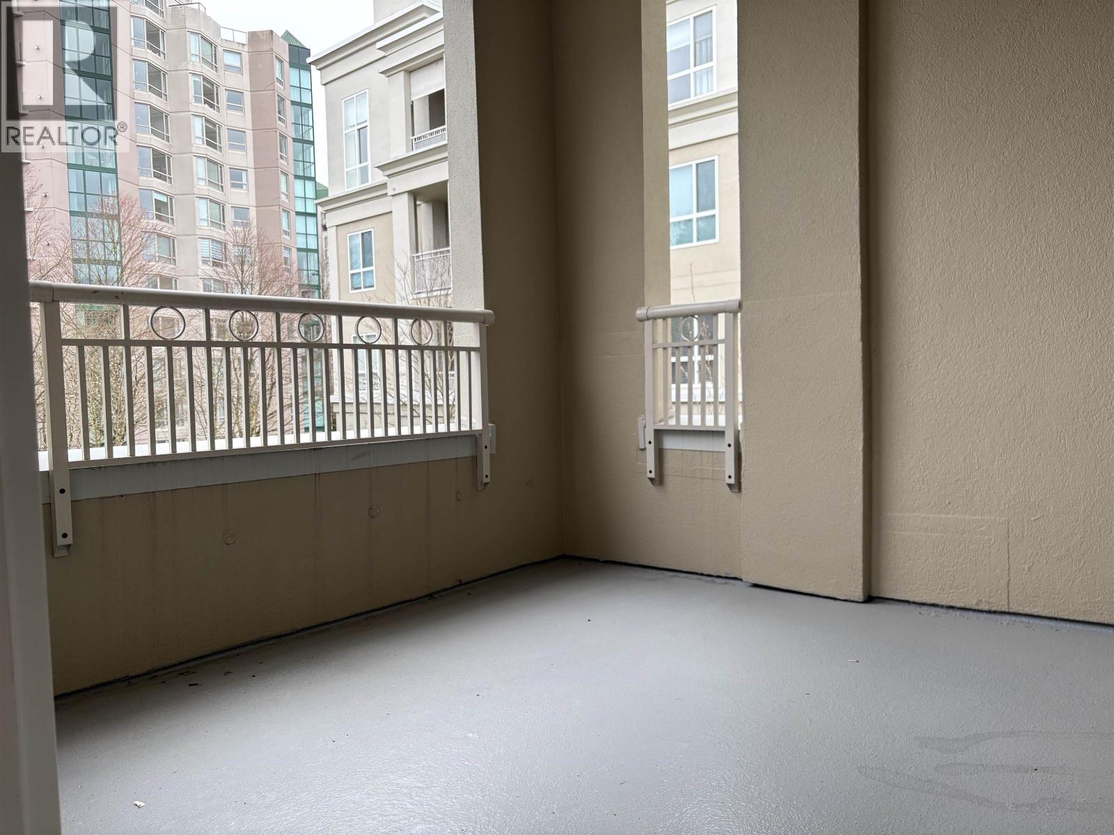 225 3098 Guildford Way, Coquitlam, British Columbia  V3B 7W8 - Photo 6 - R3098062