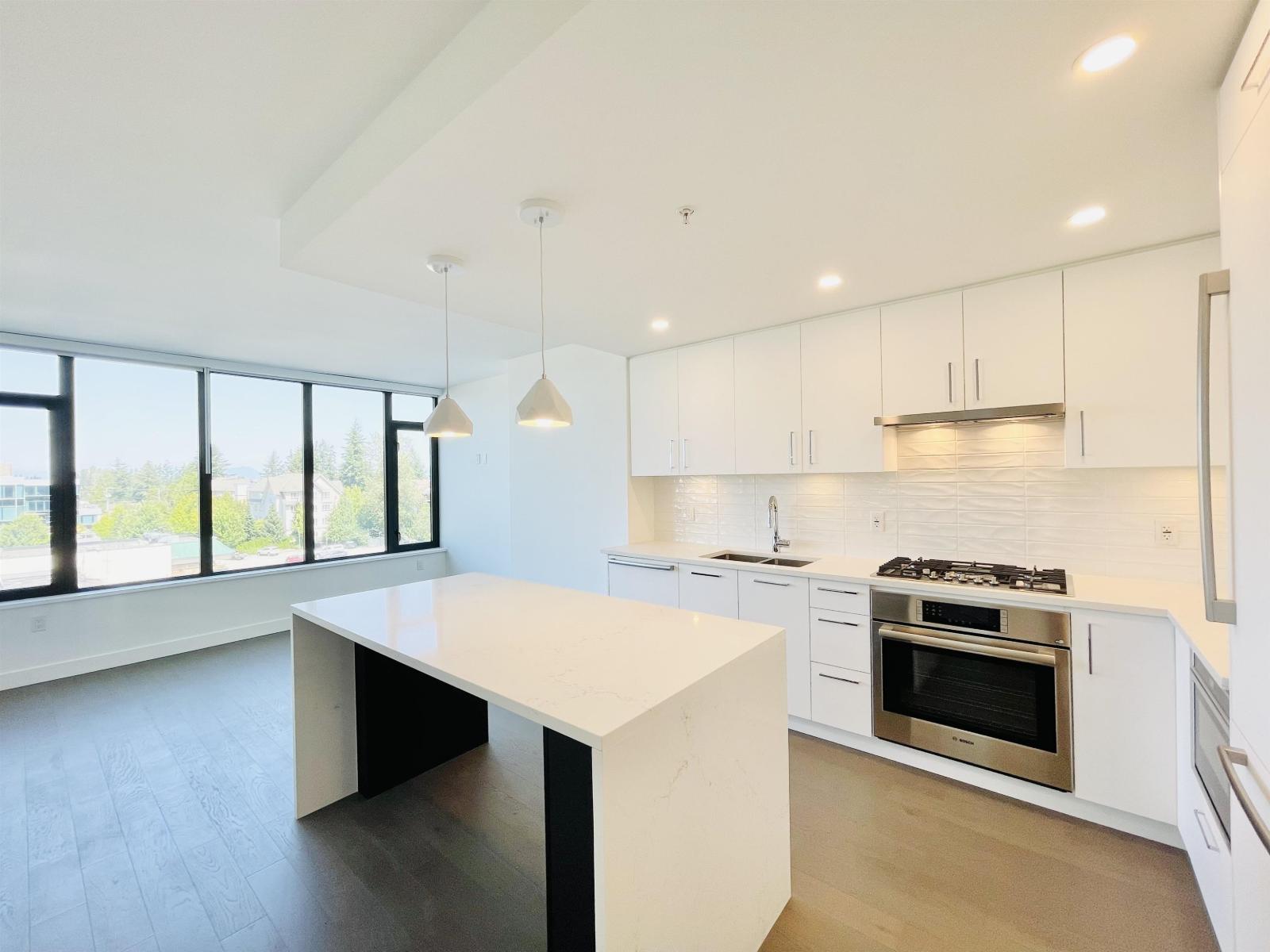 303 1588 Johnston Road, White Rock, British Columbia  V4B 0C5 - Photo 2 - R3096882