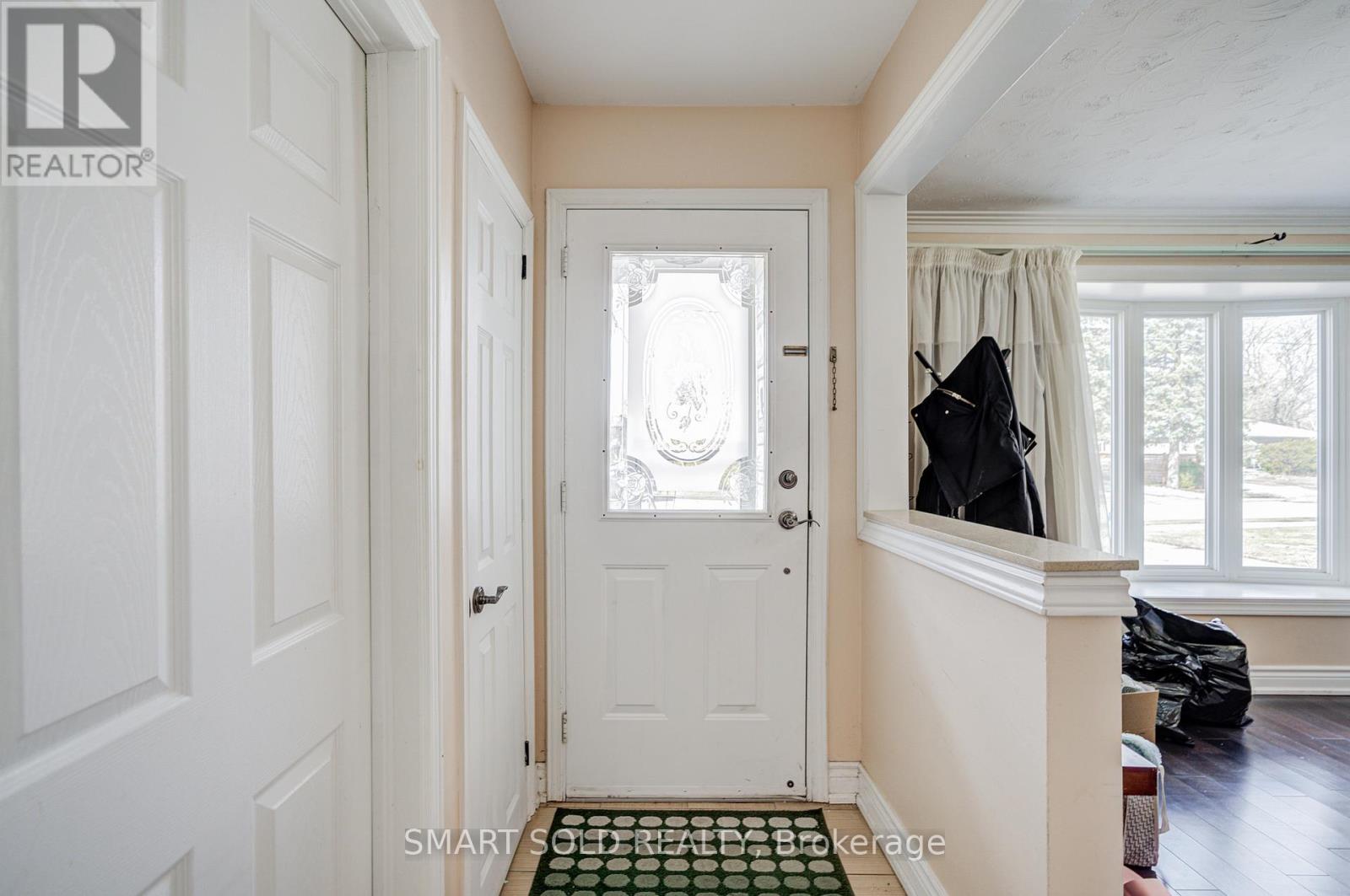 438 Marybay Crescent, Richmond Hill, Ontario  L4C 2X4 - Photo 5 - N12878978