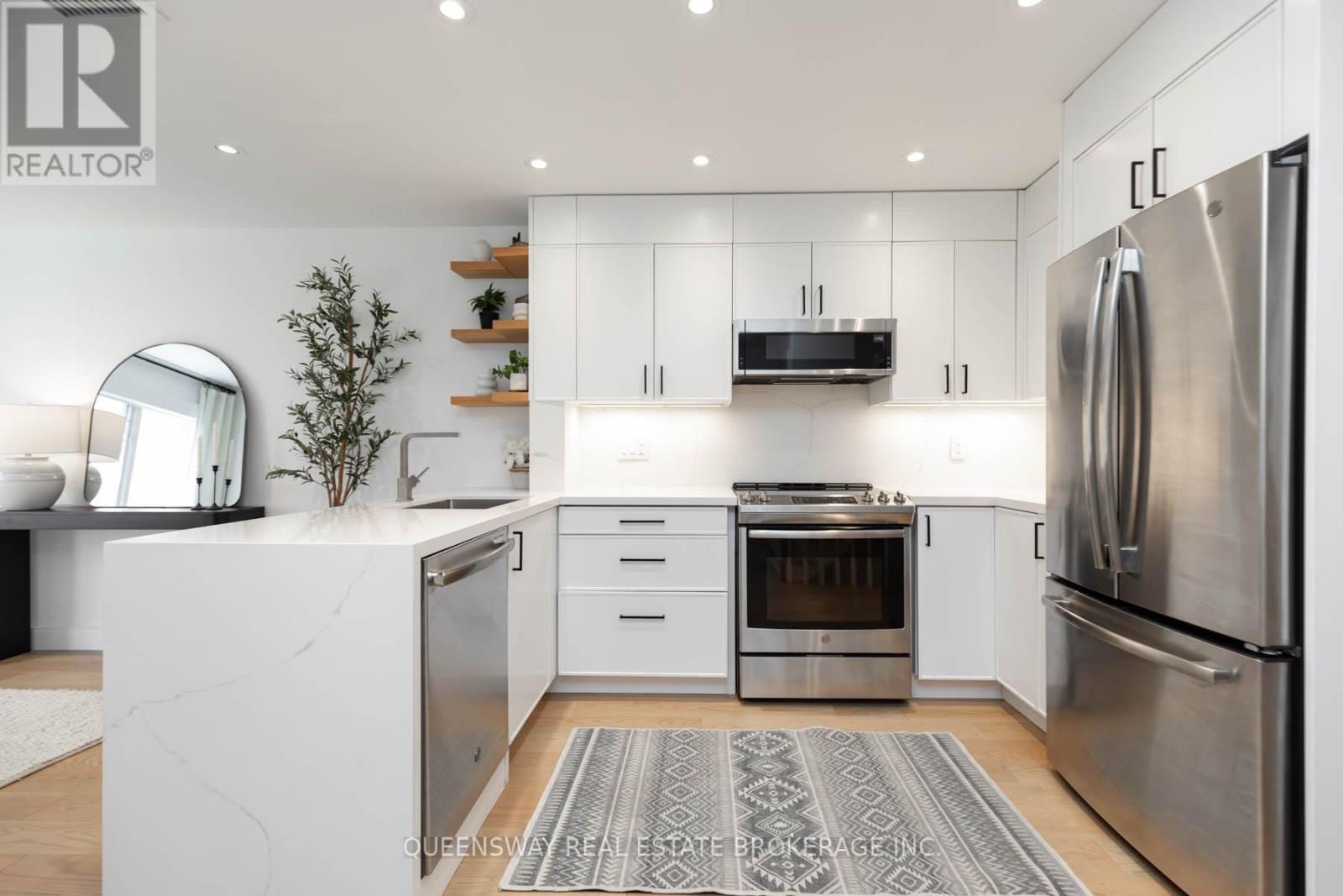 19 - 232 ST. GEORGE STREET, Toronto, Ontario