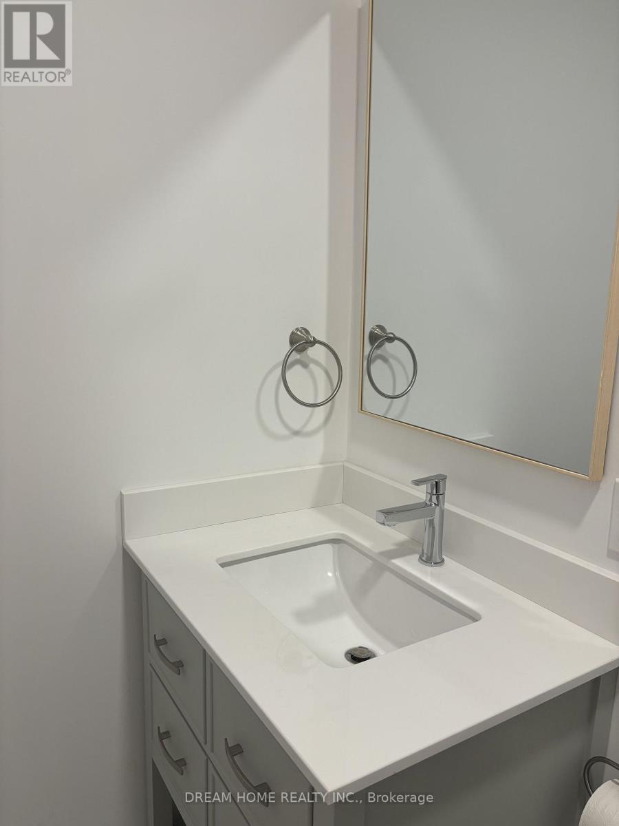 201 - 262 Clinton Street, Toronto, Ontario  M6G 2Y6 - Photo 7 - C12879018