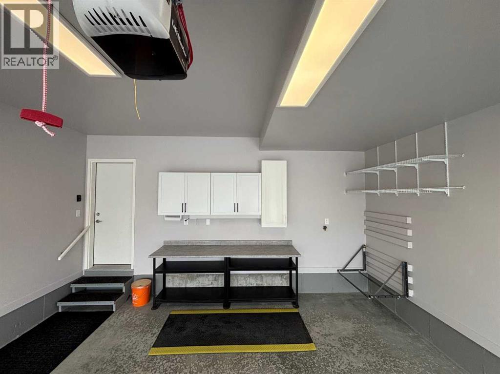 819 Shawnee Terrace Sw, Calgary, Alberta  T2Y 0T4 - Photo 34 - A2279331