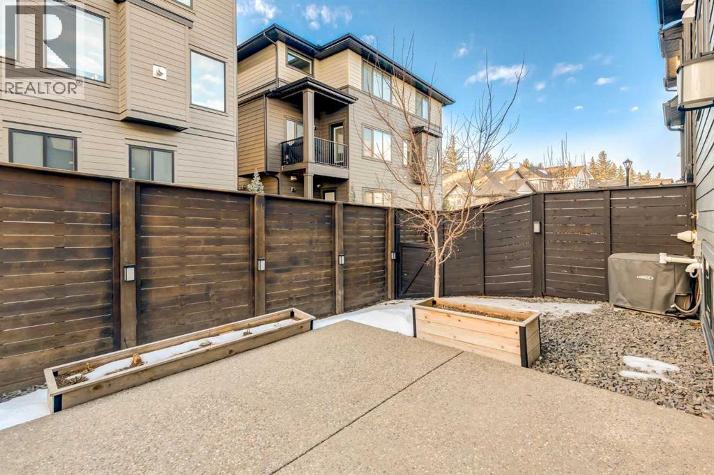 819 Shawnee Terrace Sw, Calgary, Alberta  T2Y 0T4 - Photo 35 - A2279331