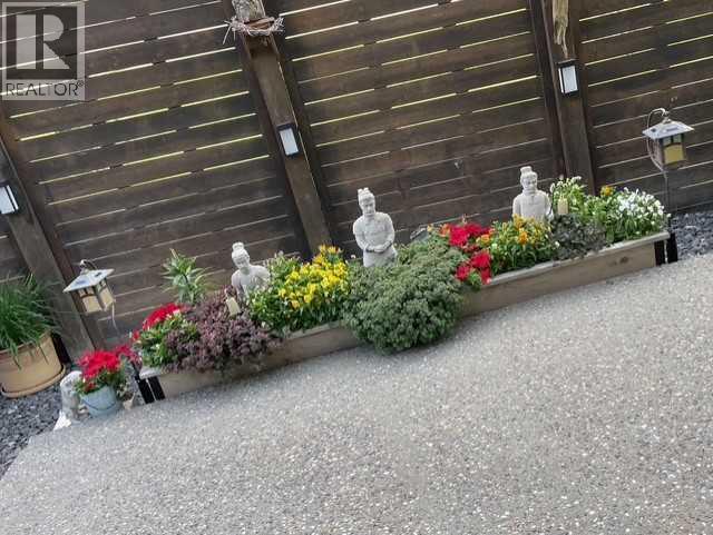 819 Shawnee Terrace Sw, Calgary, Alberta  T2Y 0T4 - Photo 37 - A2279331