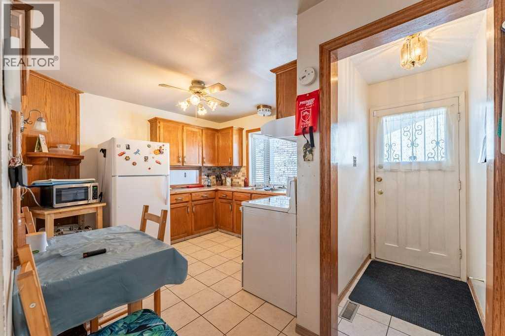 3204 33 Street Se, Calgary, Alberta  T2B 0V4 - Photo 12 - A2293157