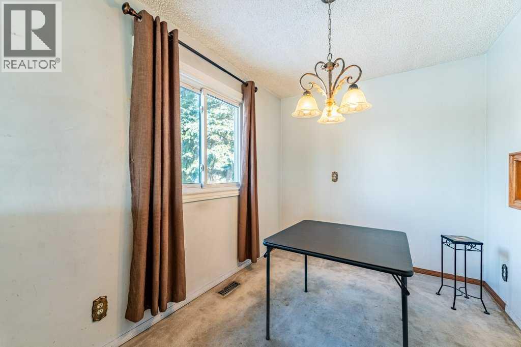 3204 33 Street Se, Calgary, Alberta  T2B 0V4 - Photo 9 - A2293157