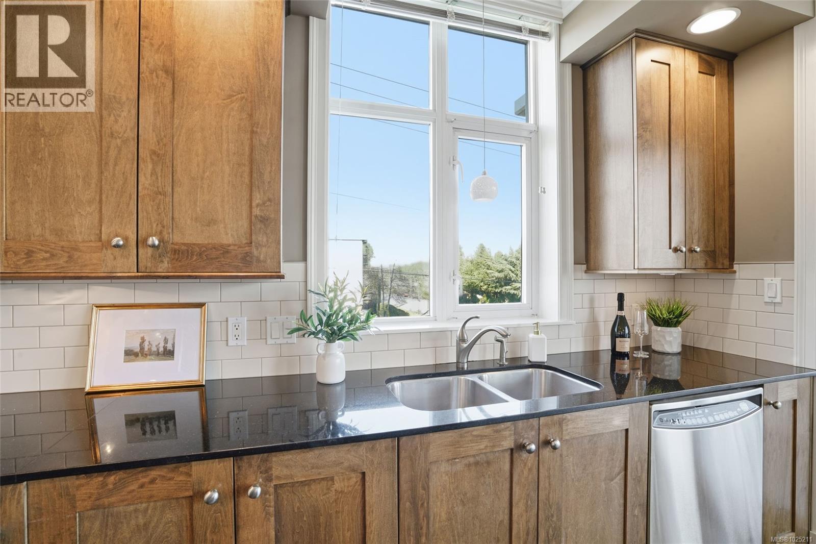 201 225 Rosehill St, Nanaimo, British Columbia  V9S 1E1 - Photo 14 - 1025211