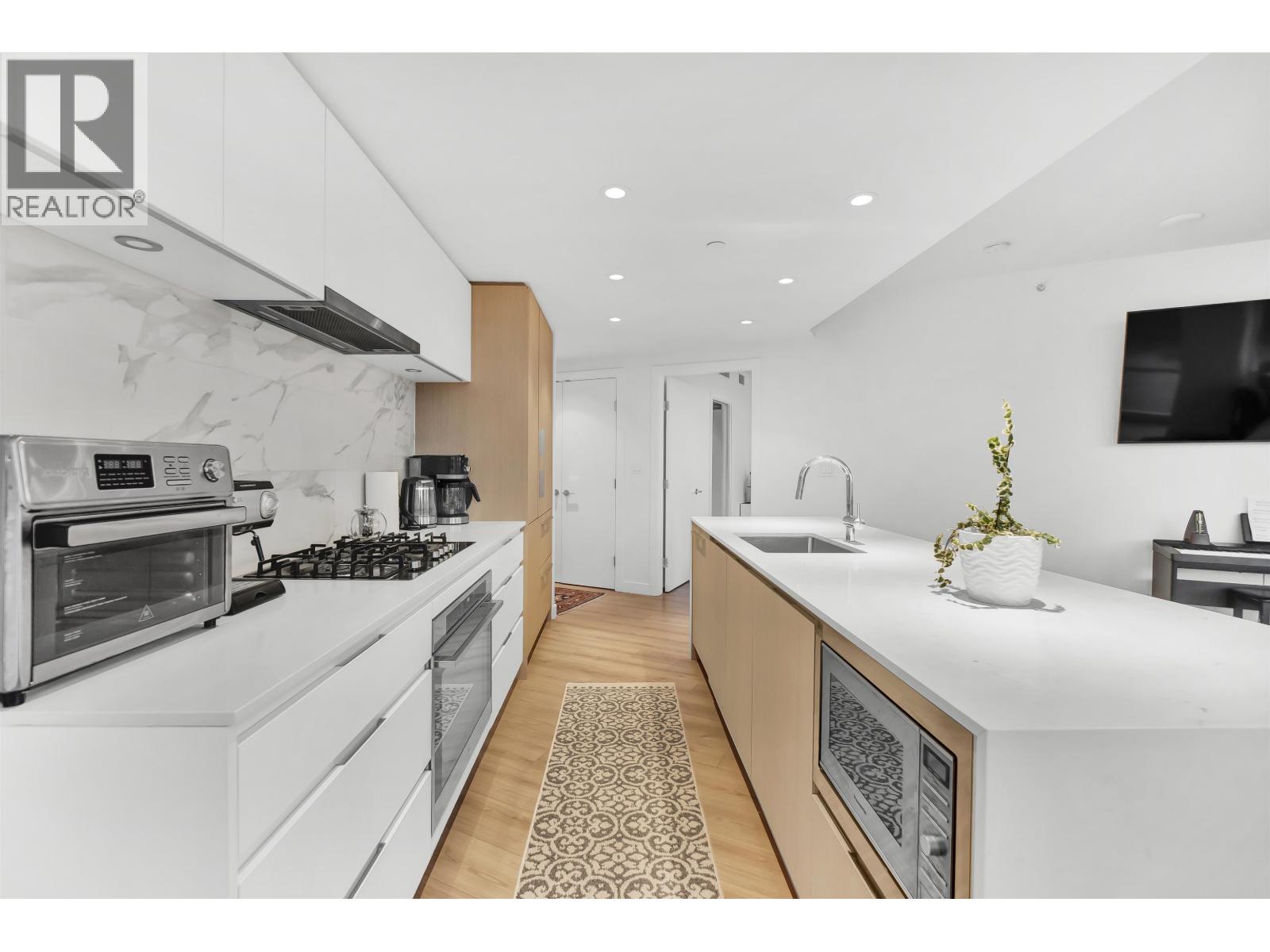 412 1500 Fern Street, North Vancouver, British Columbia  V7J 0E6 - Photo 10 - R3099110