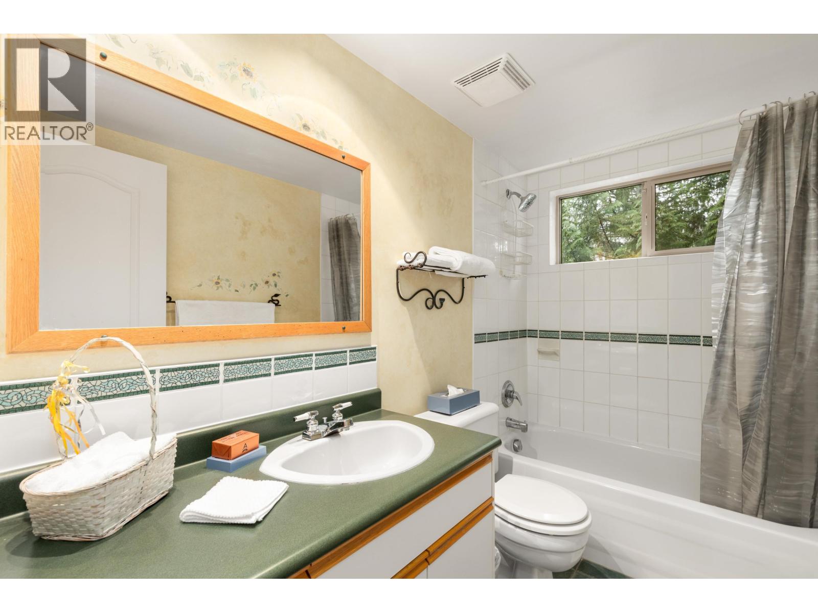 2813 Clifftop Lane, Whistler, British Columbia  V8E 0A8 - Photo 21 - R3099418