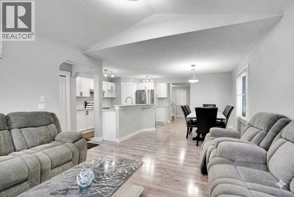 9214 Saddlebrook Drive Ne, Calgary, Alberta  T3J 0J9 - Photo 4 - A2275700