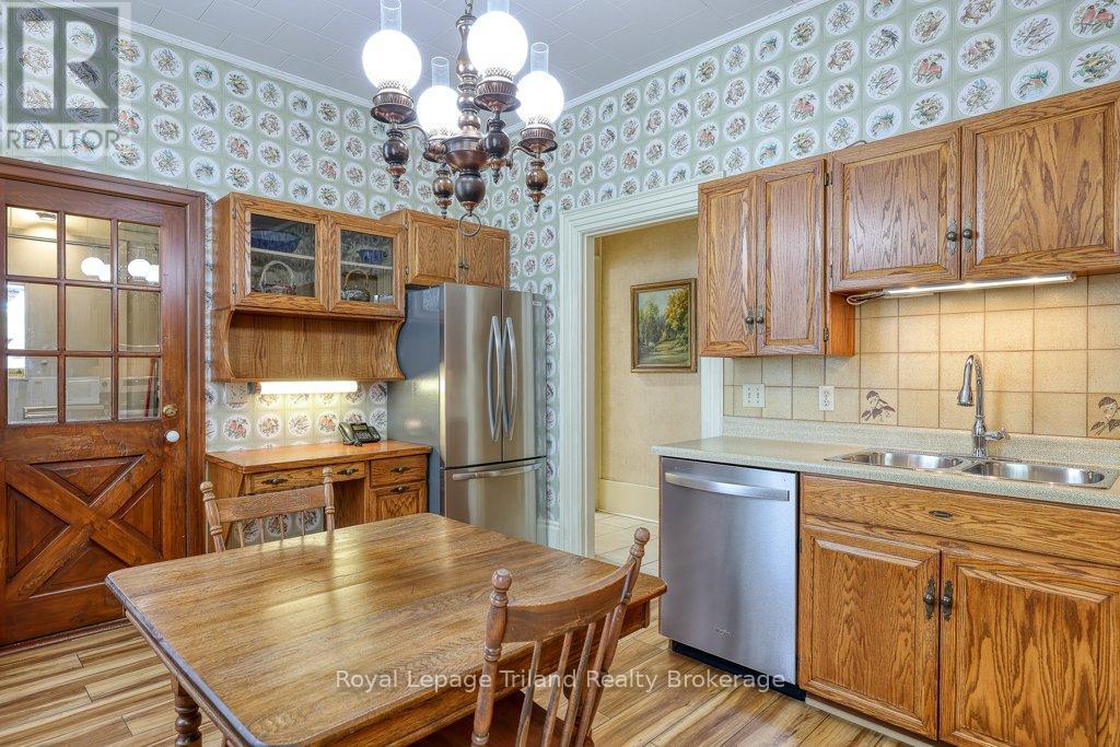 94 Rolph Street, Tillsonburg, Ontario  N4G 3Y4 - Photo 10 - X12879076