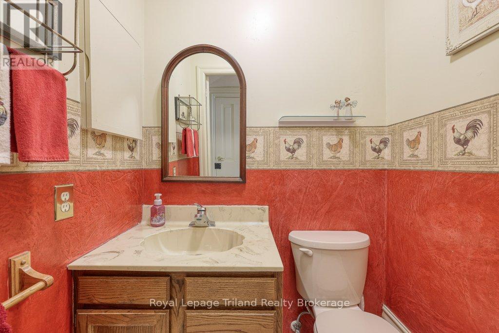 94 Rolph Street, Tillsonburg, Ontario  N4G 3Y4 - Photo 14 - X12879076