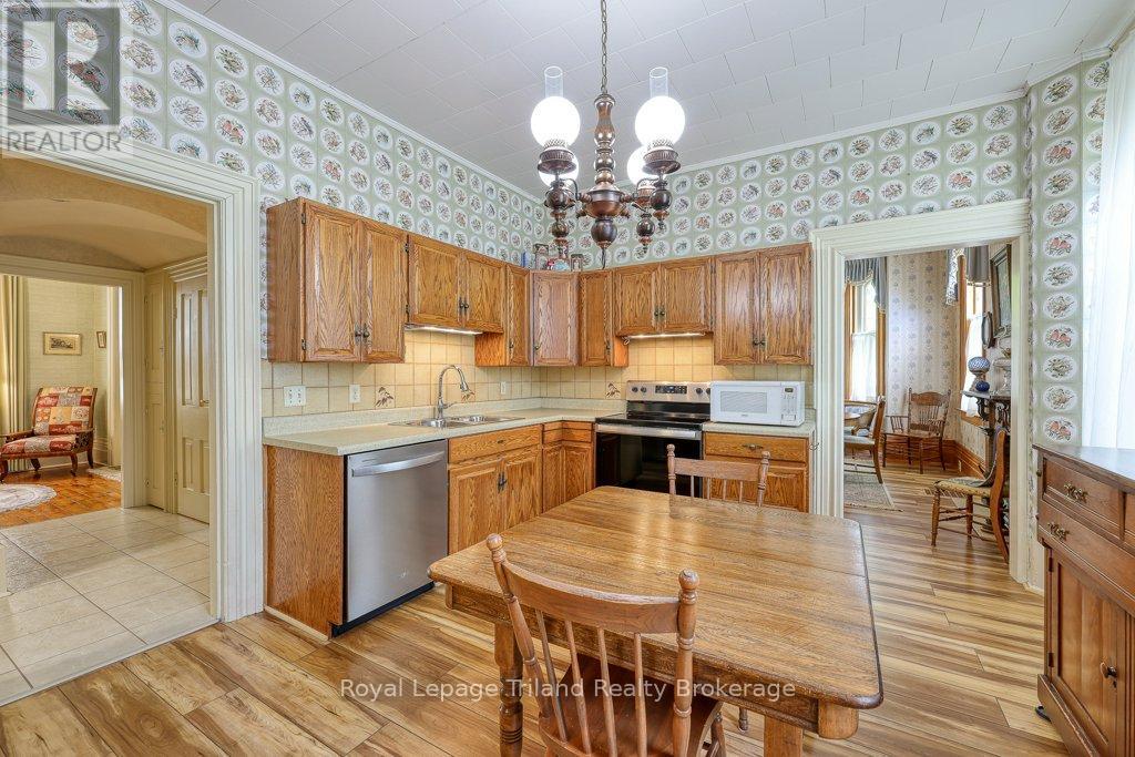 94 Rolph Street, Tillsonburg, Ontario  N4G 3Y4 - Photo 9 - X12879076