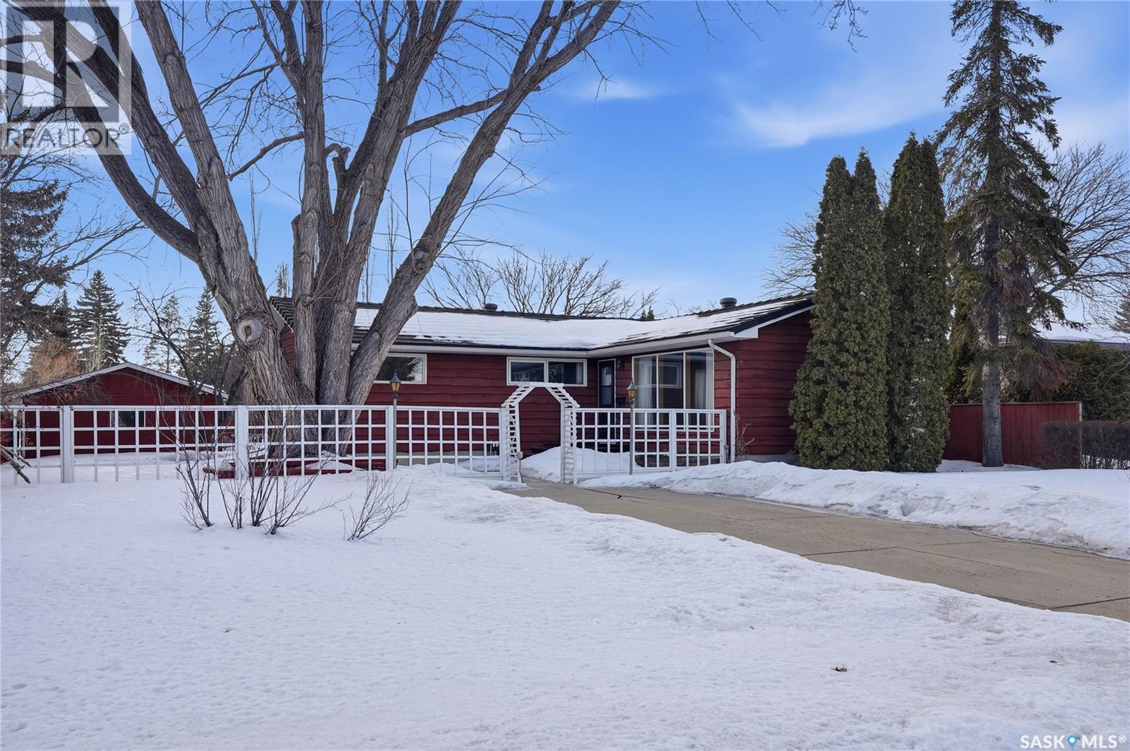 414 Preston Avenue S, Saskatoon, Saskatchewan  S7H 2V2 - Photo 2 - SK030157