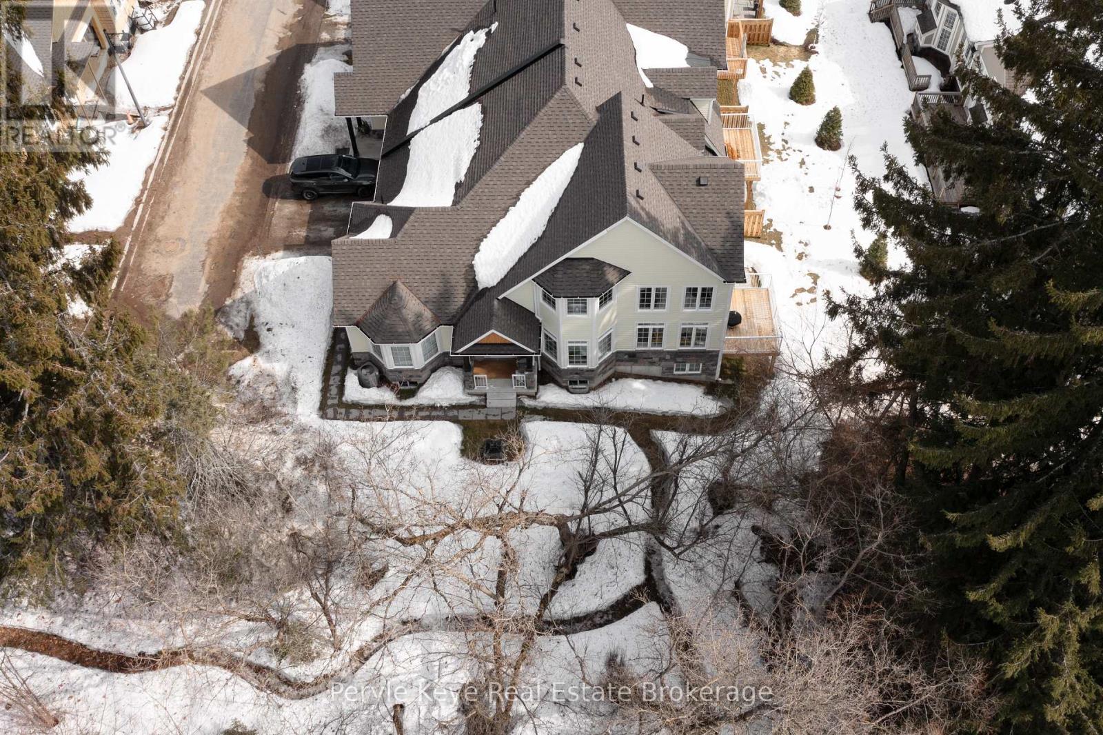 16 Leeds Court, Bracebridge, Ontario  P1L 0B7 - Photo 4 - X12879084