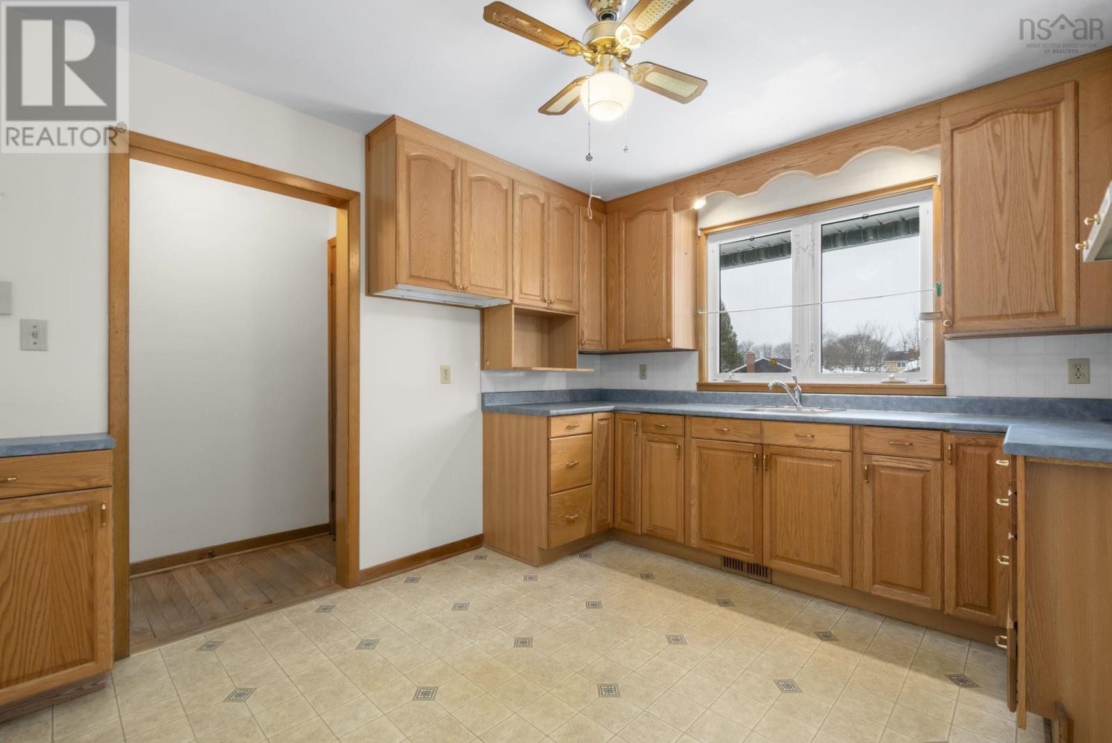 24 Christopher Avenue, Dartmouth, Nova Scotia  B2W 3G3 - Photo 15 - 202603495