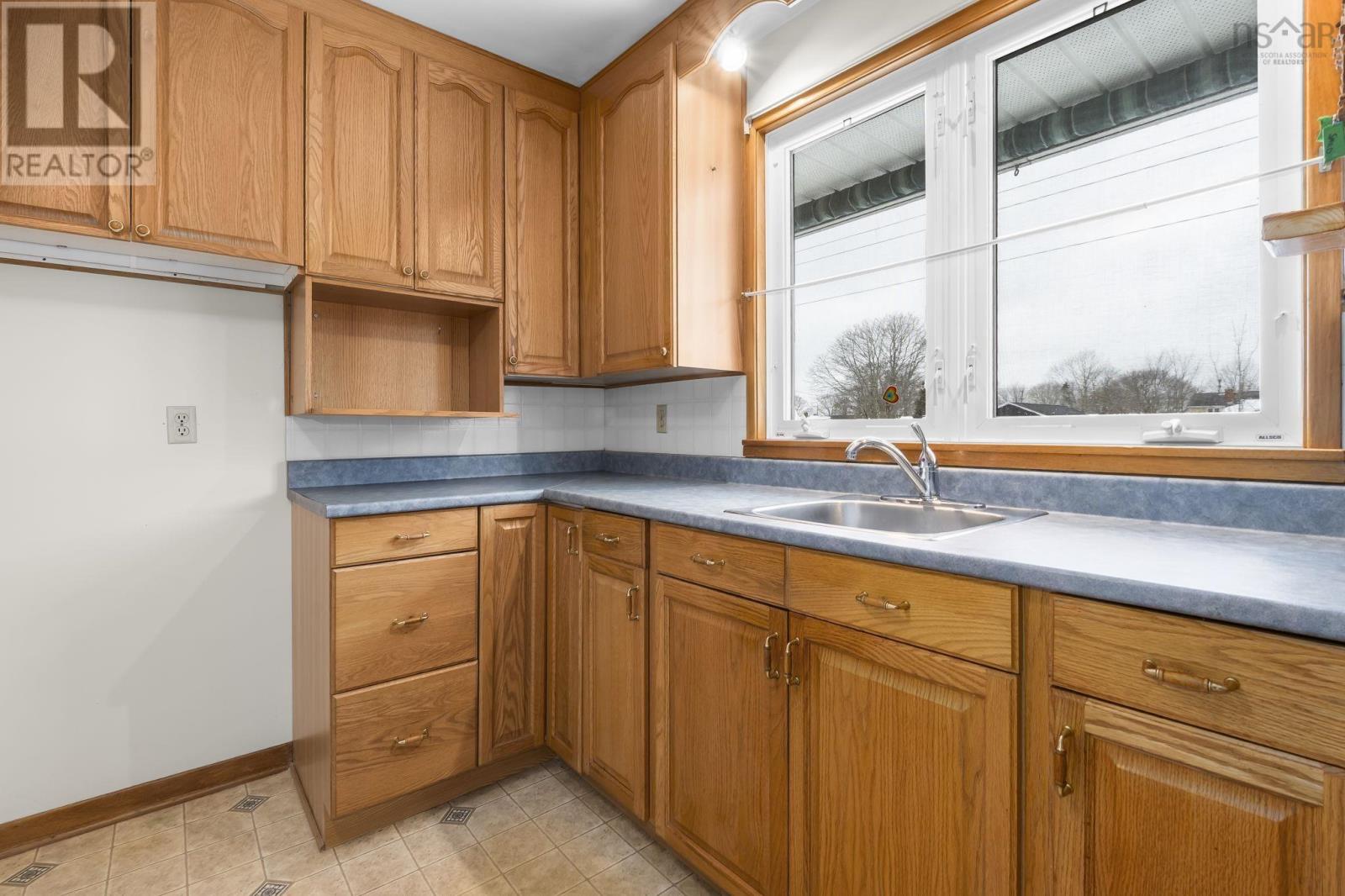 24 Christopher Avenue, Dartmouth, Nova Scotia  B2W 3G3 - Photo 20 - 202603495