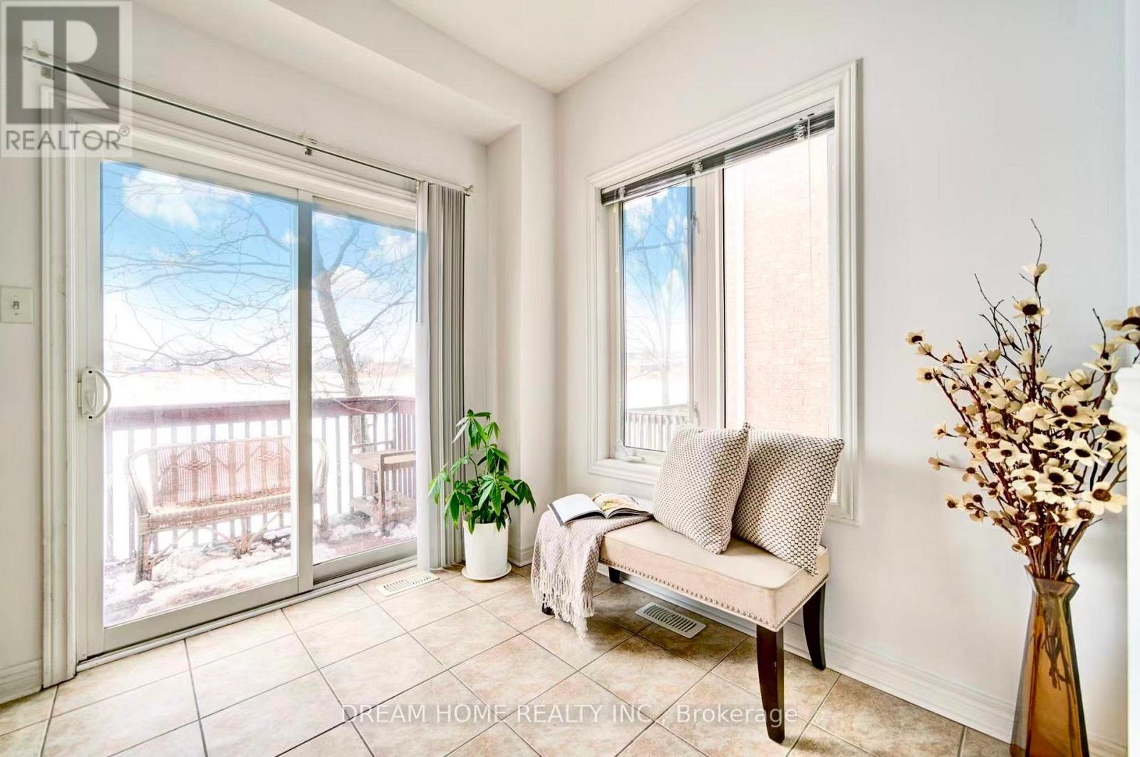 208 Tom Taylor Crescent, Newmarket, Ontario  L3X 3E8 - Photo 13 - N12852798