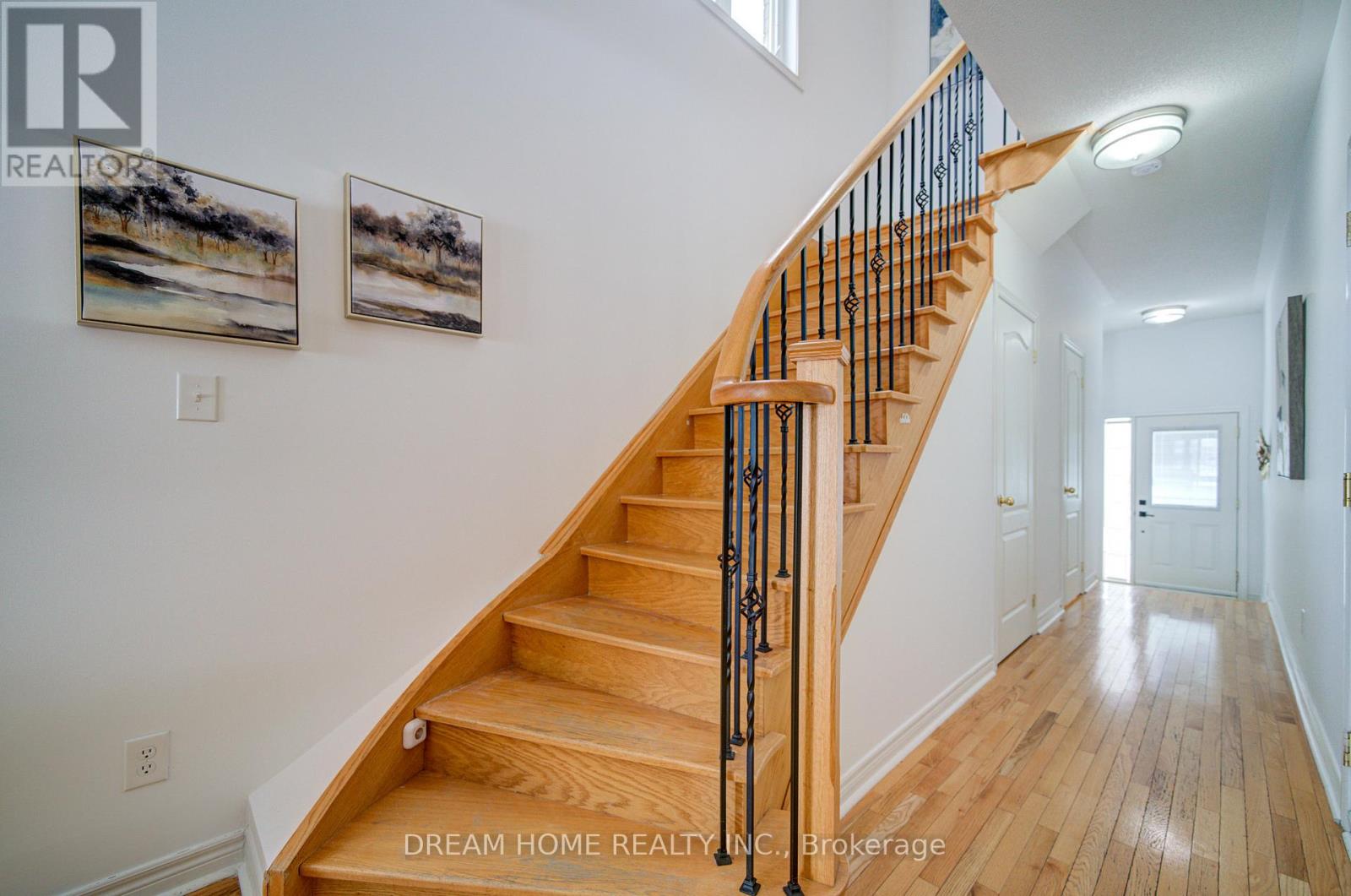 208 Tom Taylor Crescent, Newmarket, Ontario  L3X 3E8 - Photo 18 - N12852798