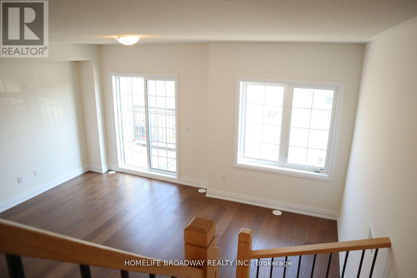 40 Clippers Crescent, Whitchurch-Stouffville, Ontario  L4A 4X7 - Photo 9 - N12857542