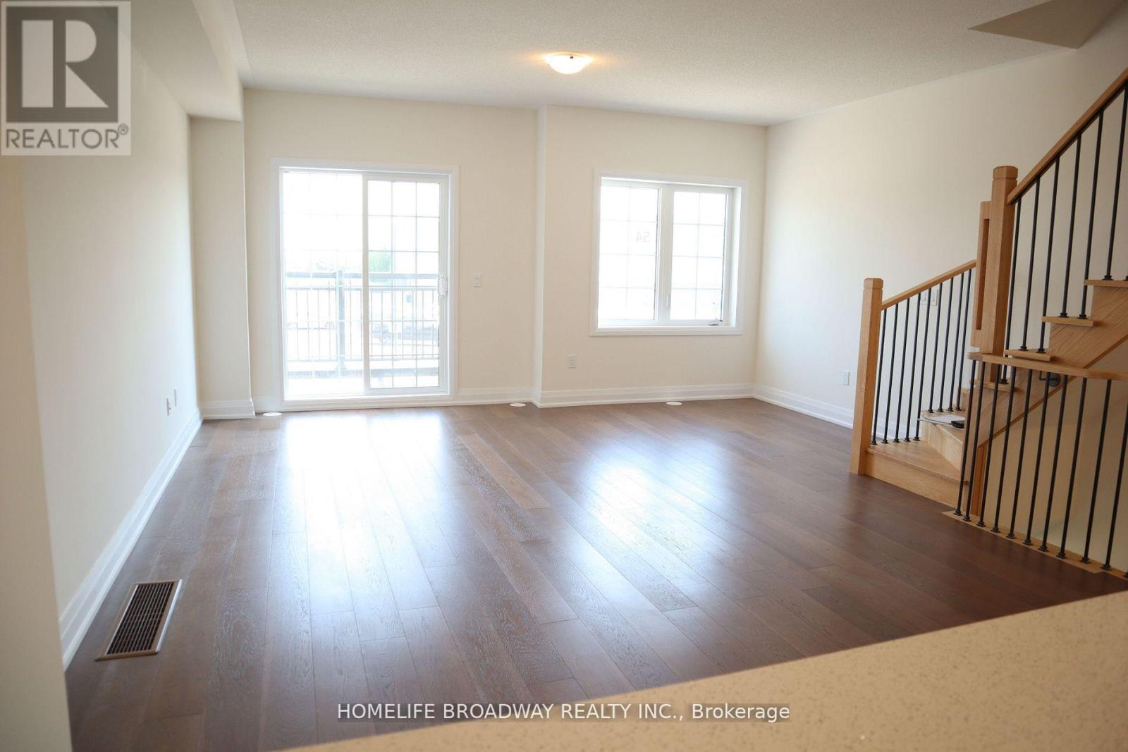 40 Clippers Crescent, Whitchurch-Stouffville, Ontario  L4A 4X7 - Photo 10 - N12857542