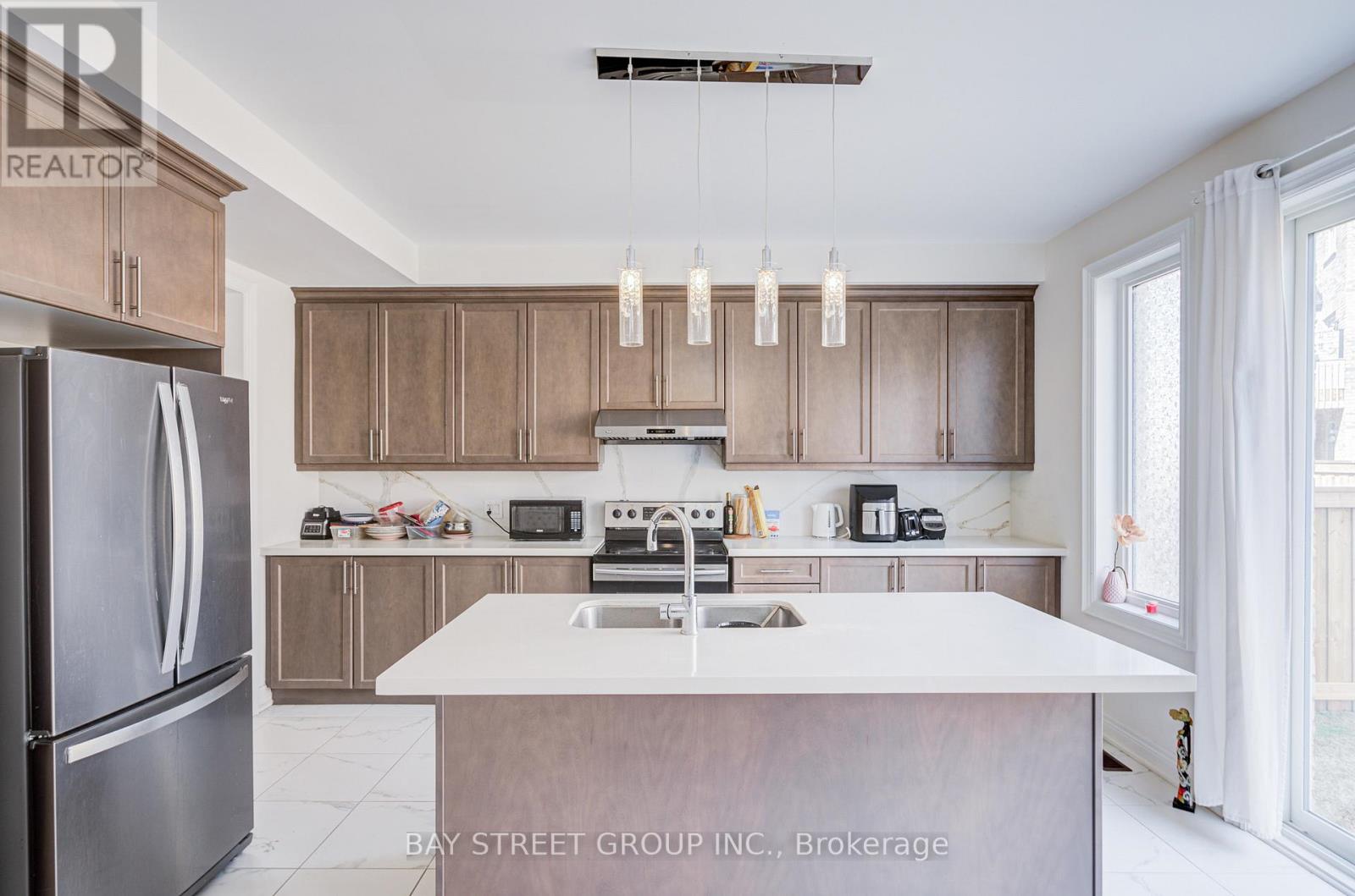 152 Ben Sinclair Avenue, East Gwillimbury, Ontario  L9N 0Z2 - Photo 8 - N12859002