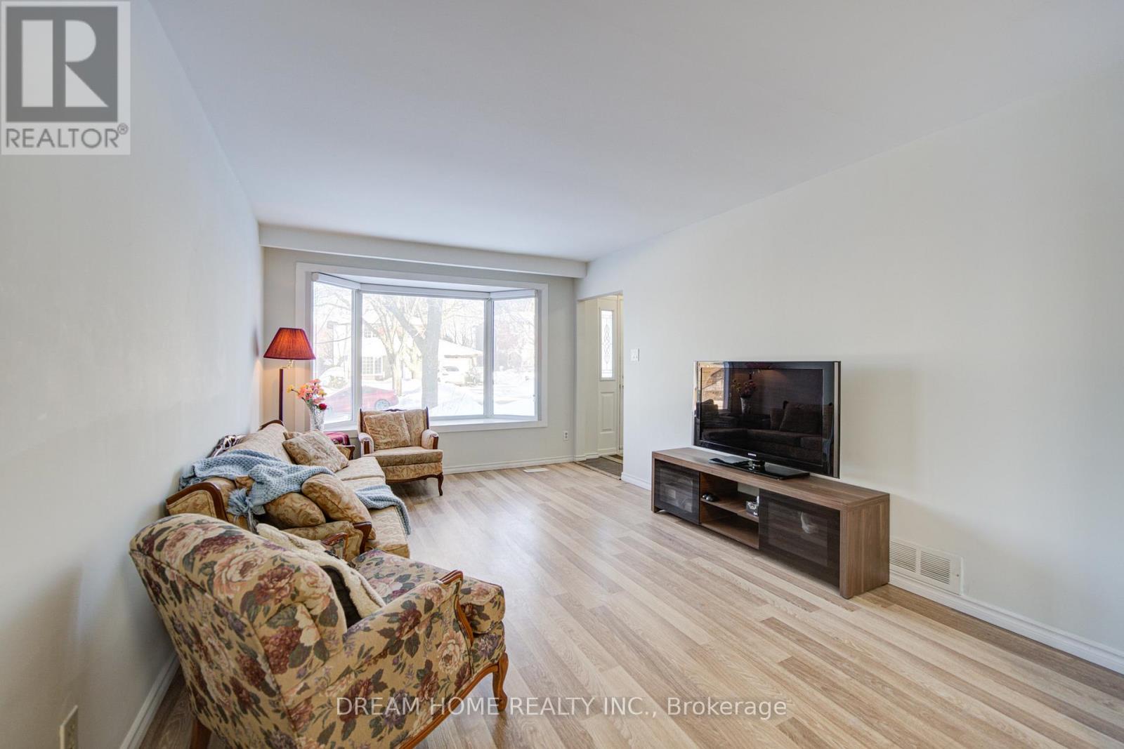 23 Tristan Crescent, Toronto, Ontario  M2H 1X2 - Photo 2 - C12766440