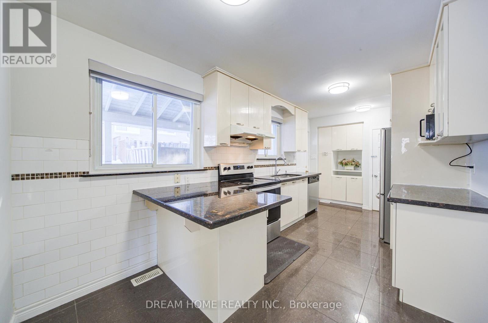 23 Tristan Crescent, Toronto, Ontario  M2H 1X2 - Photo 12 - C12766440