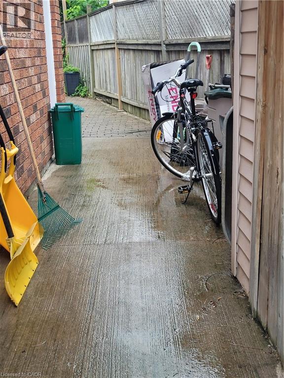 9 Valley Road, St. Catharines, Ontario  L2S 1Y7 - Photo 4 - 40811961