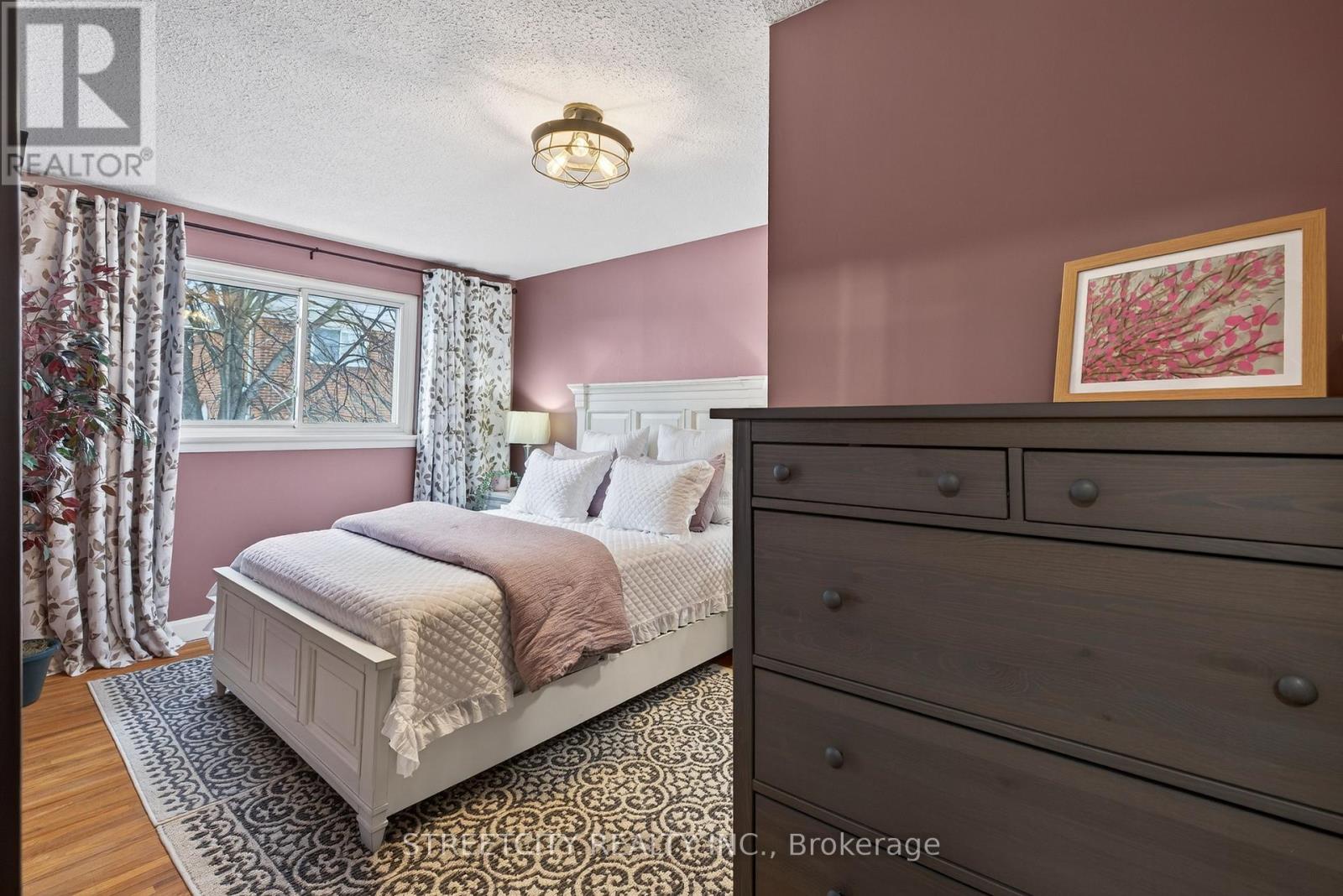 Photo 23 of 34 for 282 Homestead Crescent