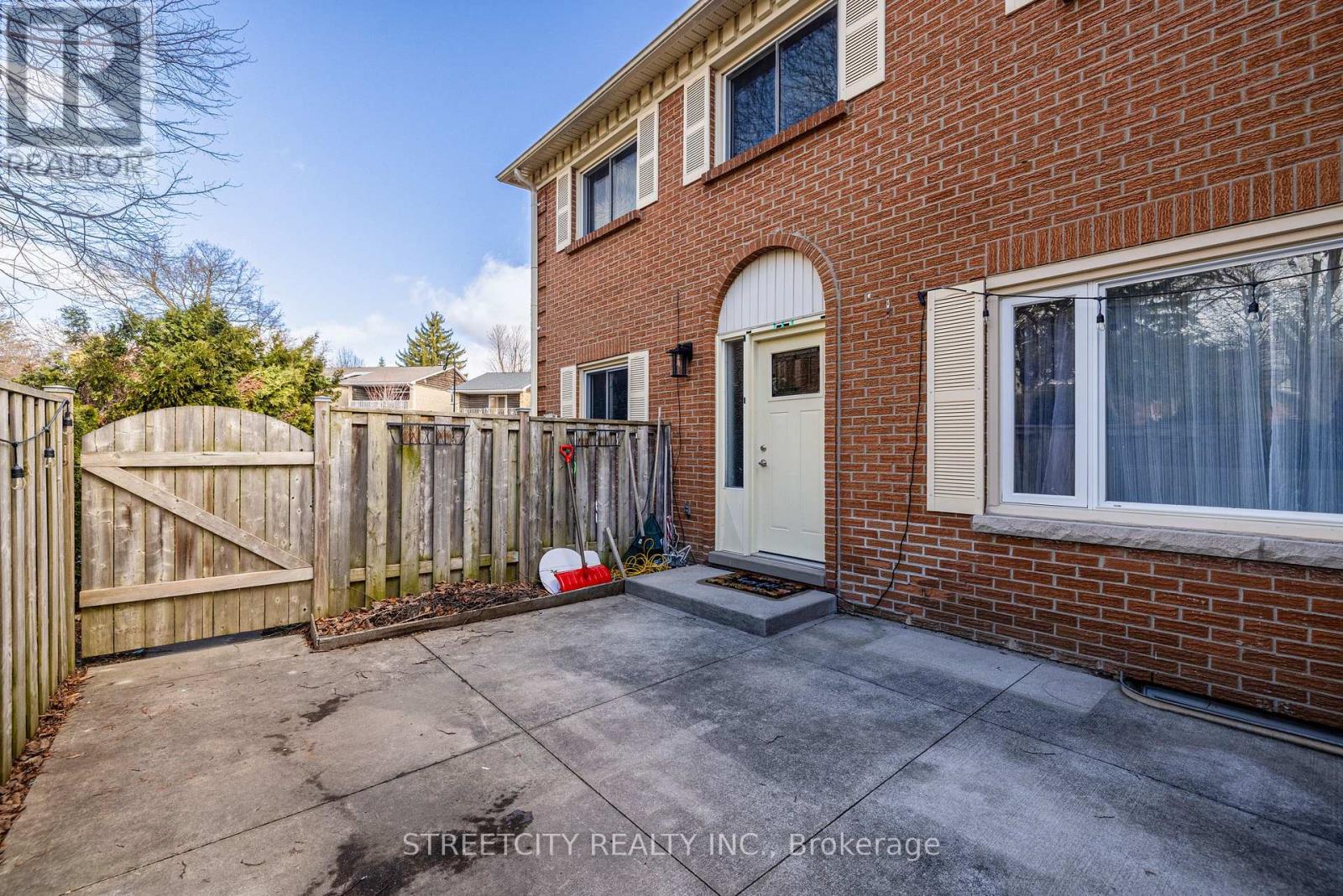 Photo 33 of 34 for 282 Homestead Crescent