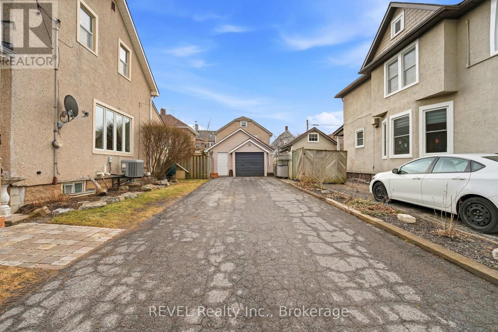 75 Grove Street, Welland (Welland Downtown), Ontario  L3B 4B3 - Photo 5 - X12879110