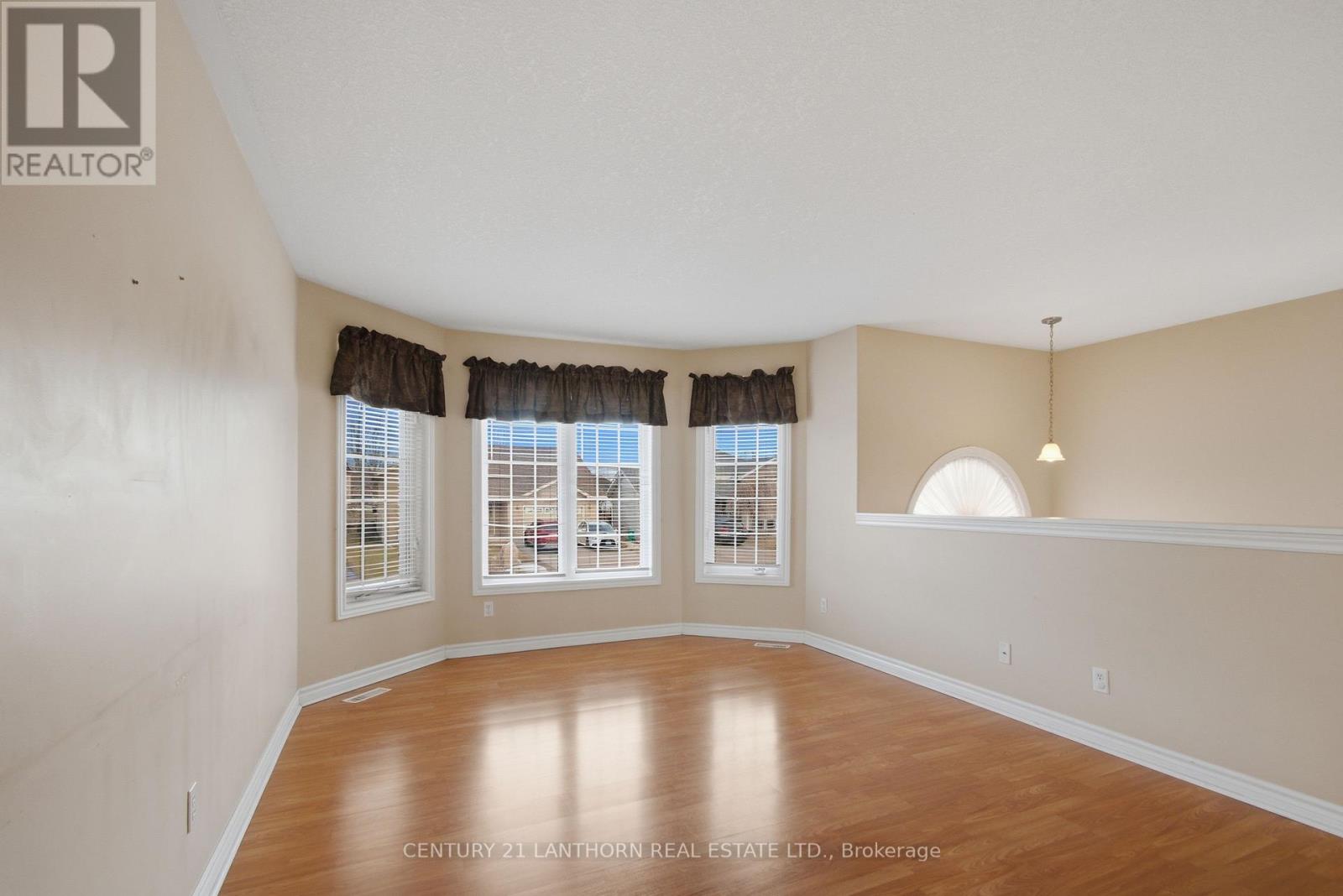 6 Chisholm Square, Belleville, Ontario  K8N 5Z4 - Photo 4 - X12879118