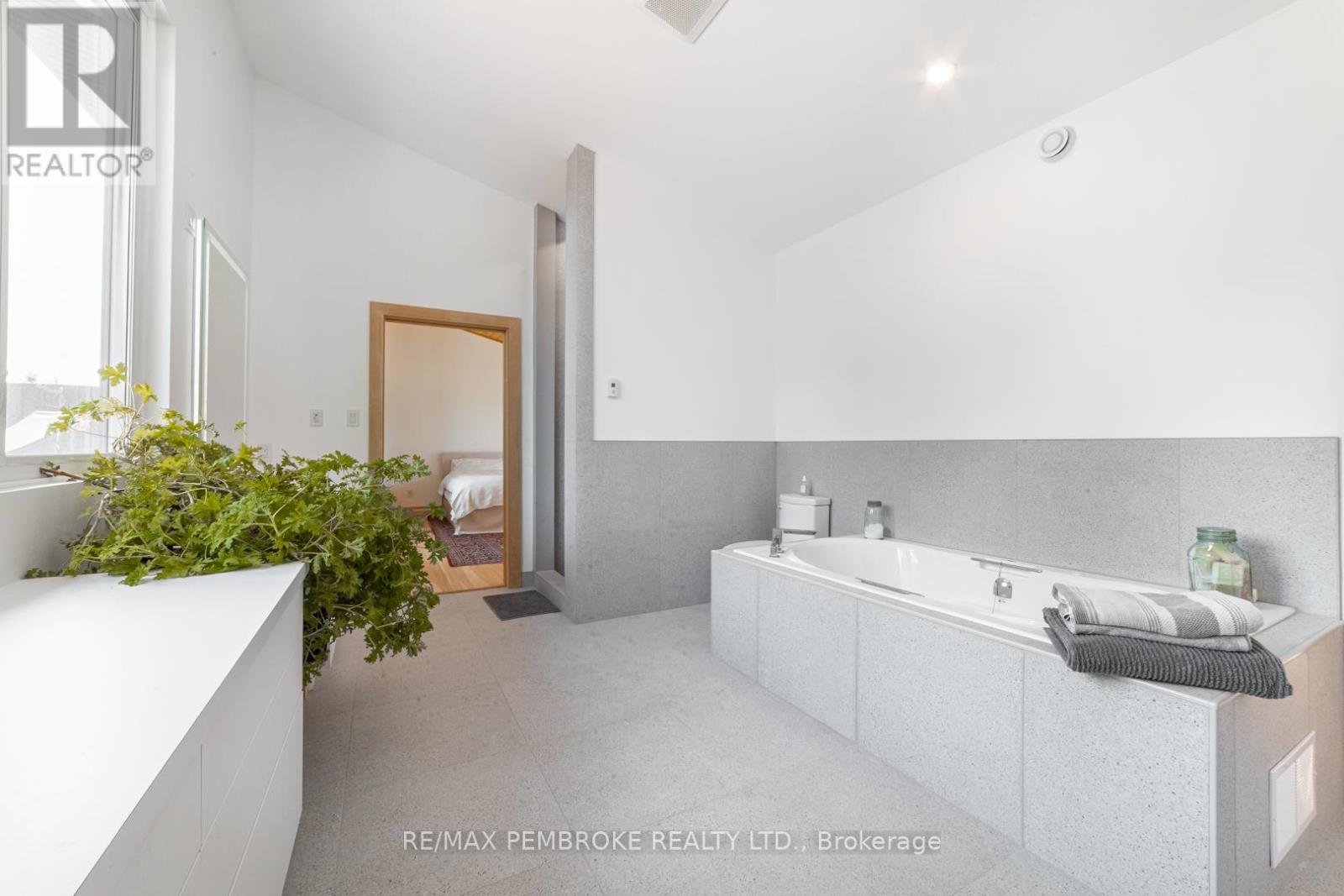 102 Rantz Road, Petawawa, Ontario  K8H 2W8 - Photo 23 - X12879122