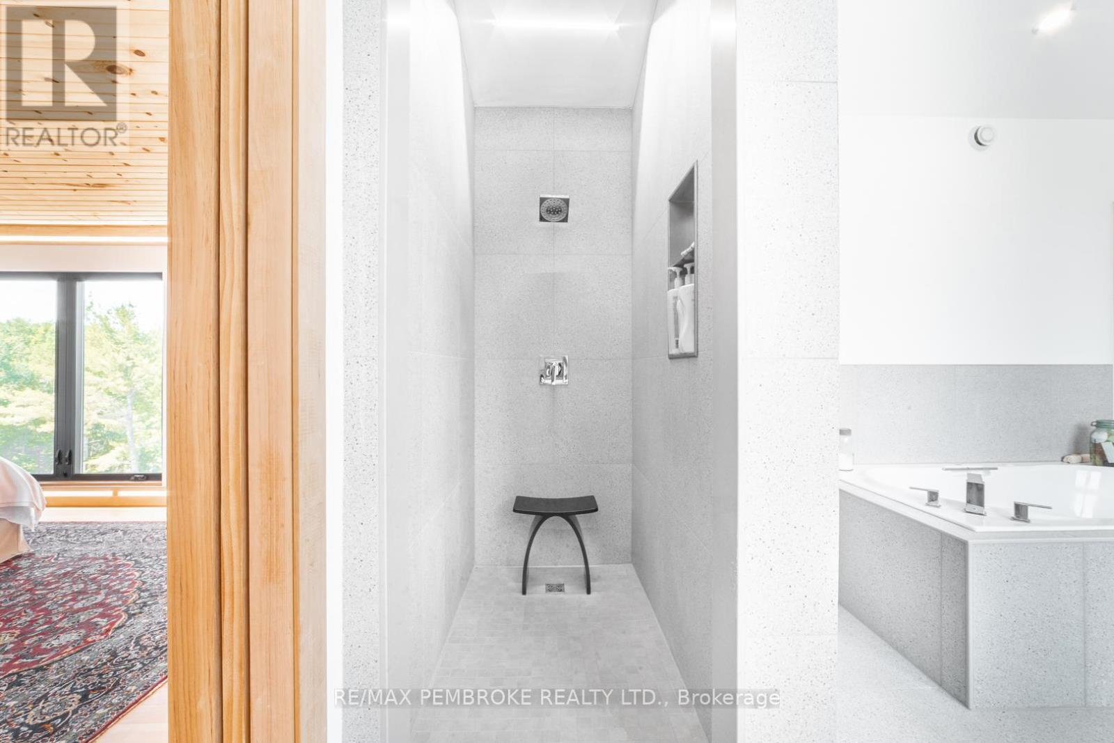 102 Rantz Road, Petawawa, Ontario  K8H 2W8 - Photo 25 - X12879122