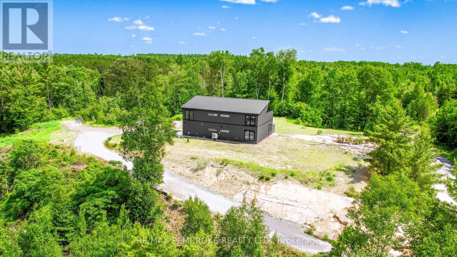 102 Rantz Road, Petawawa, Ontario  K8H 2W8 - Photo 36 - X12879122