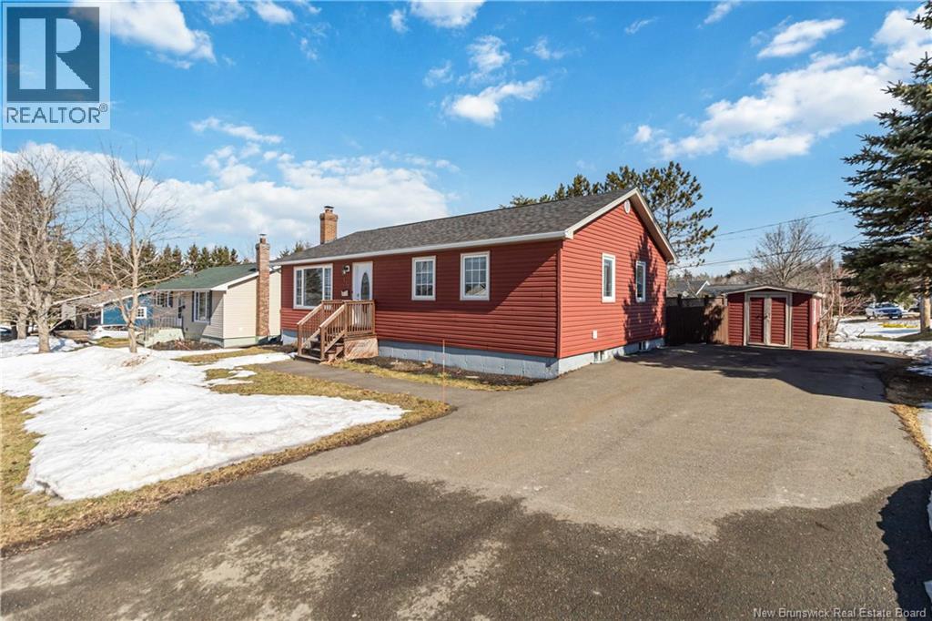 115 Notingham Drive, Moncton, New Brunswick  E1A 5J9 - Photo 2 - NB134994