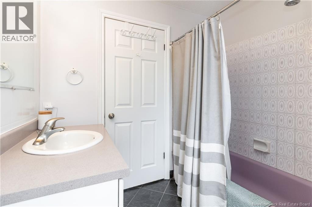 115 Notingham Drive, Moncton, New Brunswick  E1A 5J9 - Photo 20 - NB134994