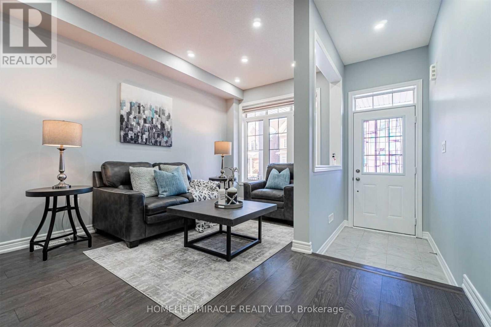 17 TRURO CIRCLE, Brampton, Ontario