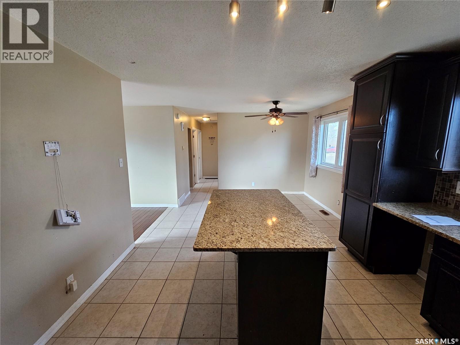 235 James Street, Kisbey, Saskatchewan  S0C 1L0 - Photo 12 - SK030373