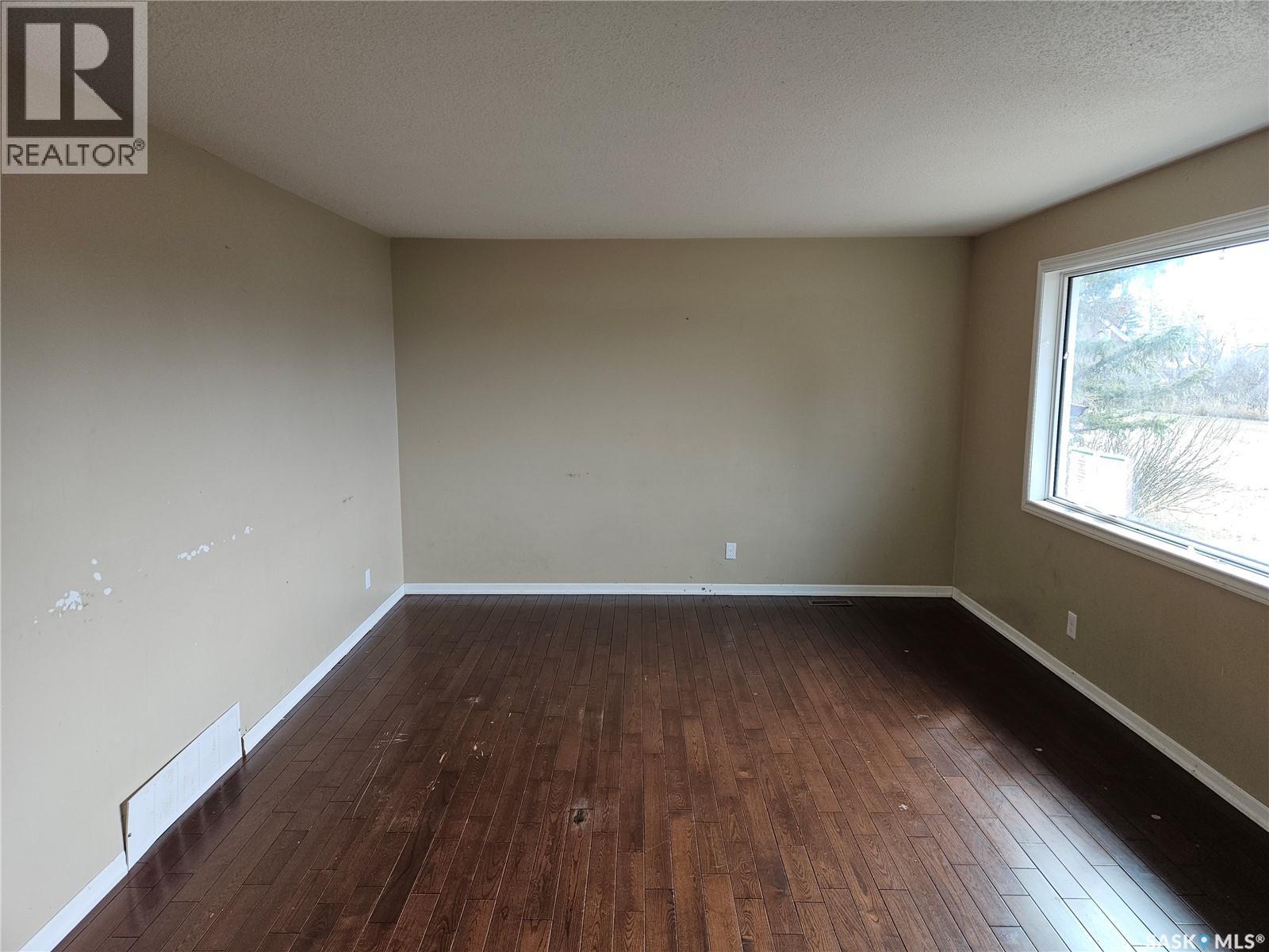 235 James Street, Kisbey, Saskatchewan  S0C 1L0 - Photo 16 - SK030373