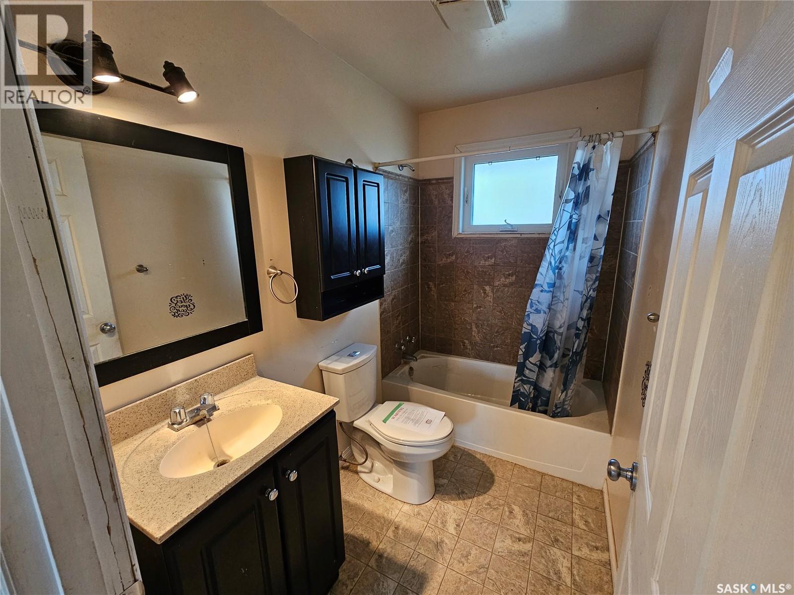 235 James Street, Kisbey, Saskatchewan  S0C 1L0 - Photo 20 - SK030373