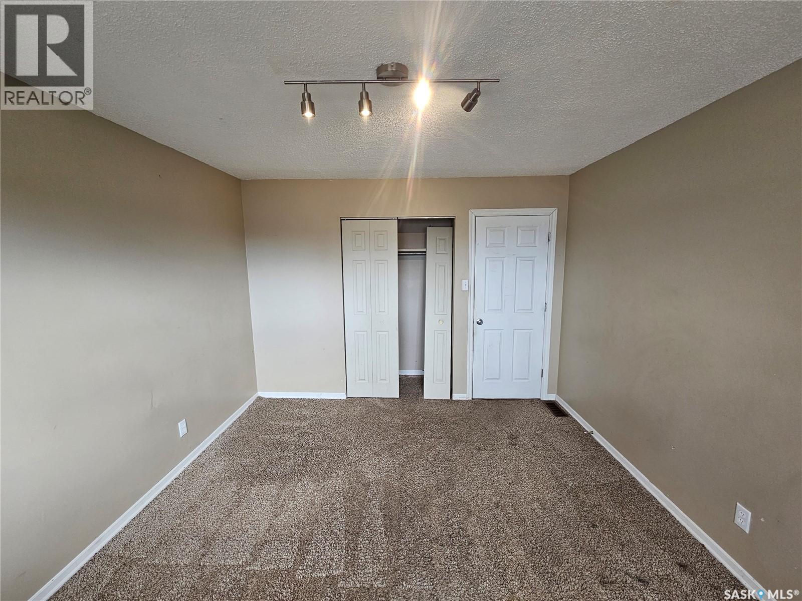 235 James Street, Kisbey, Saskatchewan  S0C 1L0 - Photo 24 - SK030373