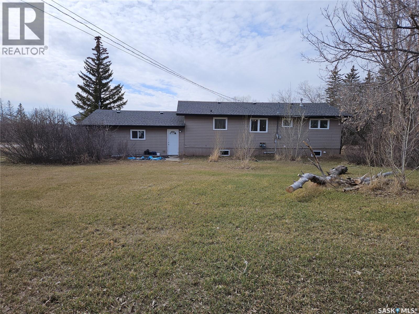 235 James Street, Kisbey, Saskatchewan  S0C 1L0 - Photo 38 - SK030373