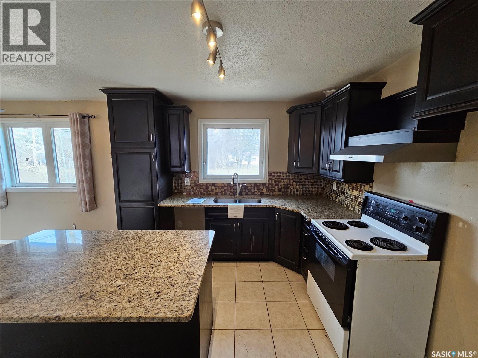 235 James Street, Kisbey, Saskatchewan  S0C 1L0 - Photo 8 - SK030373