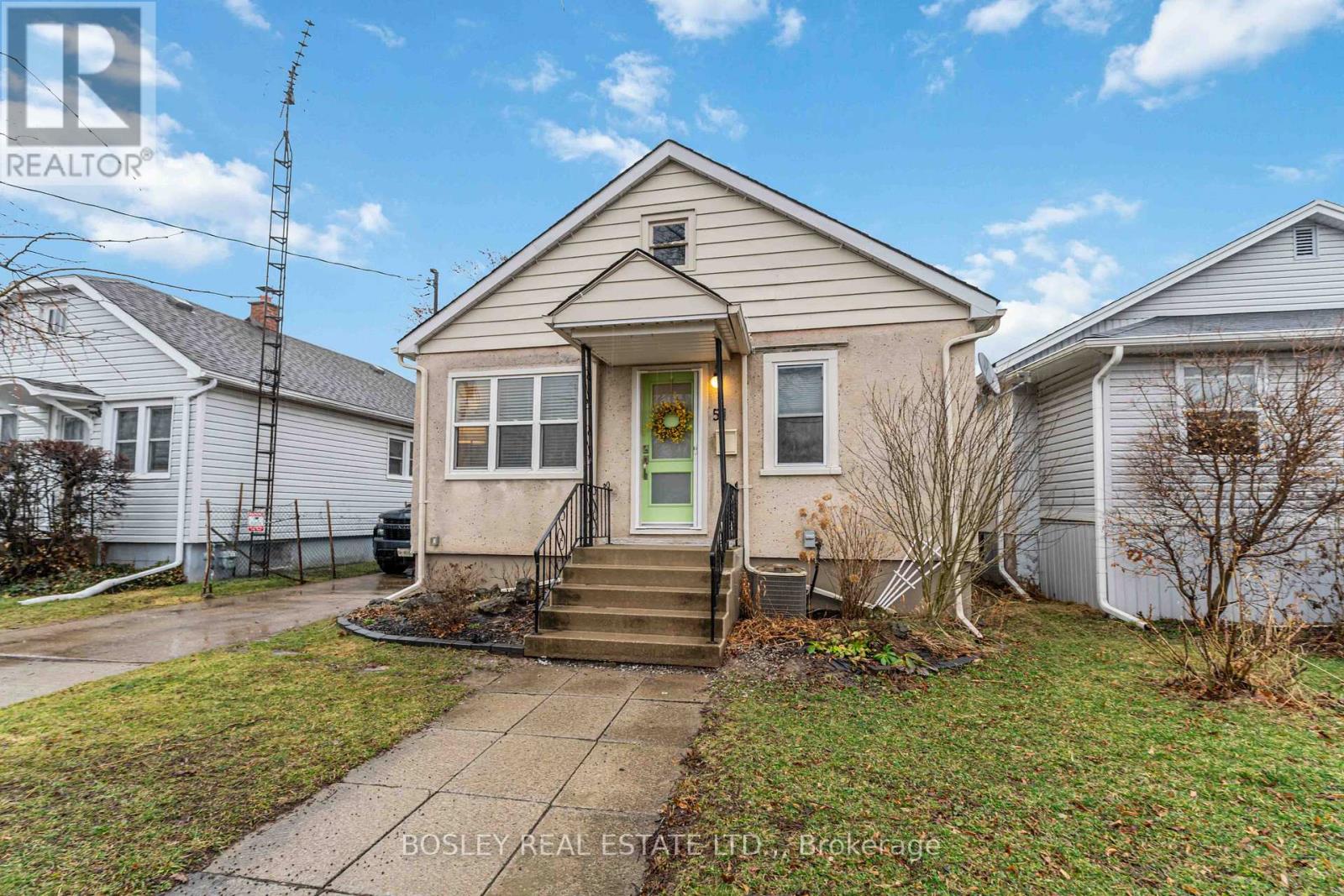 51 Merigold Street, St. Catharines, Ontario  L2S 2N6 - Photo 3 - X12879158