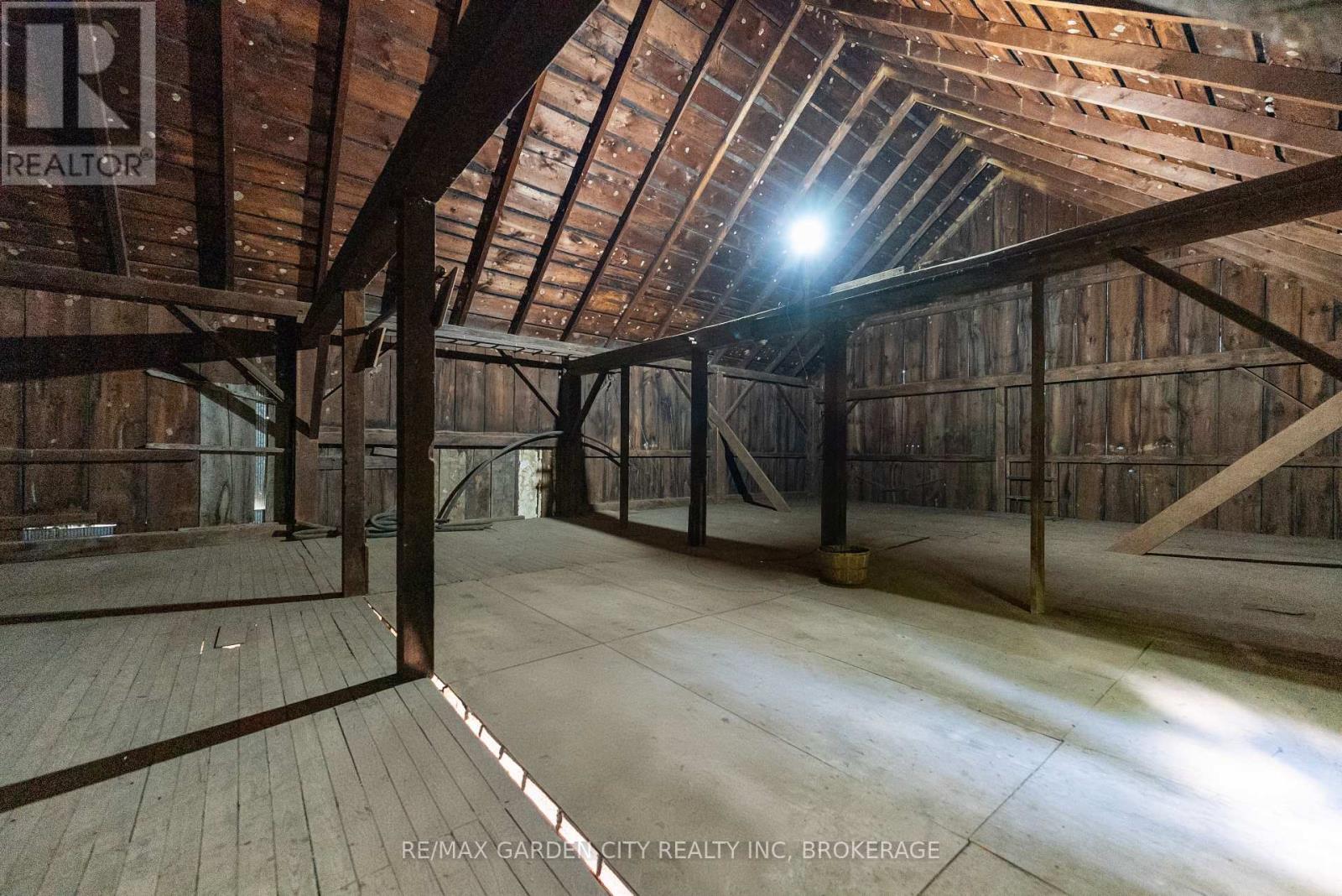 5400 North Service Road, Lincoln, Ontario  L0R 1B3 - Photo 18 - X12879178