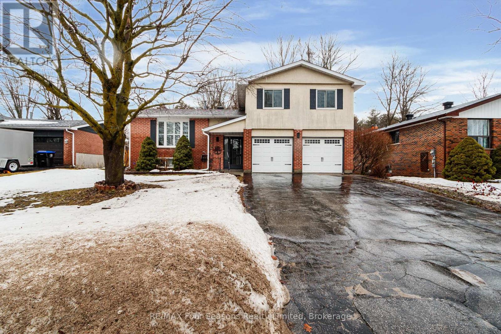 218 Datas Drive, Clearview (Stayner), Ontario  L0M 1S0 - Photo 2 - S12879146